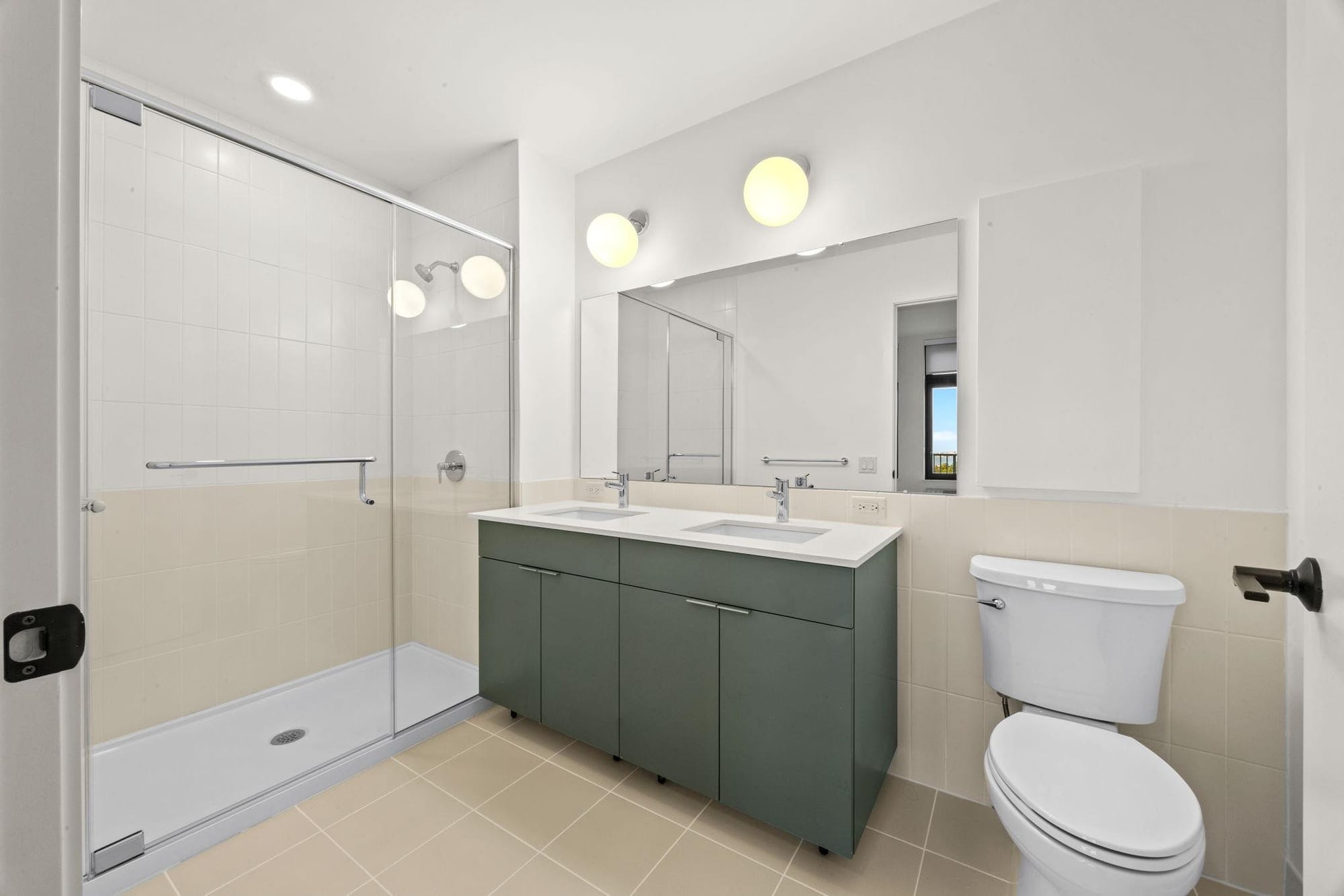 Aviva, Penthouse E1209 — image 6
