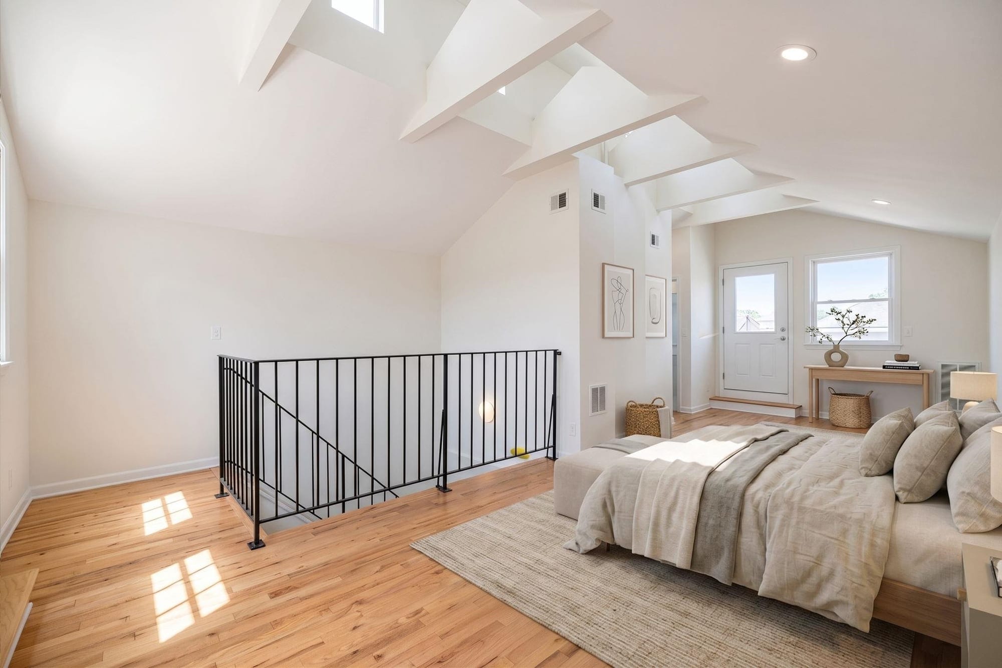 227 Christopher Columbus Drive, Penthouse 422B — image 2.2
