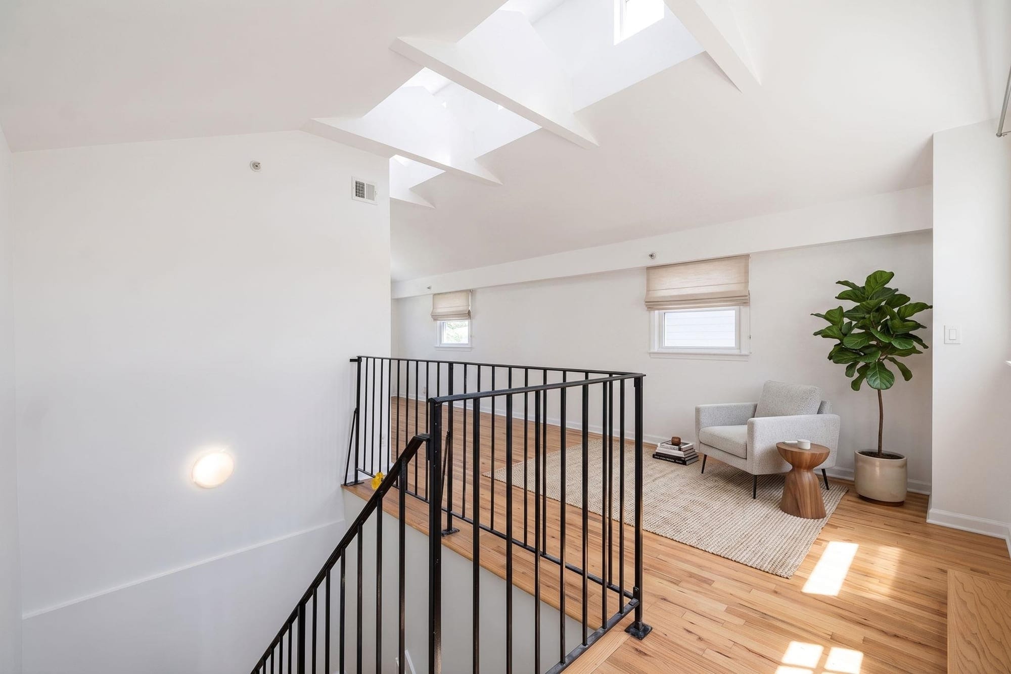 227 Christopher Columbus Drive, Penthouse 422B — image 4.1