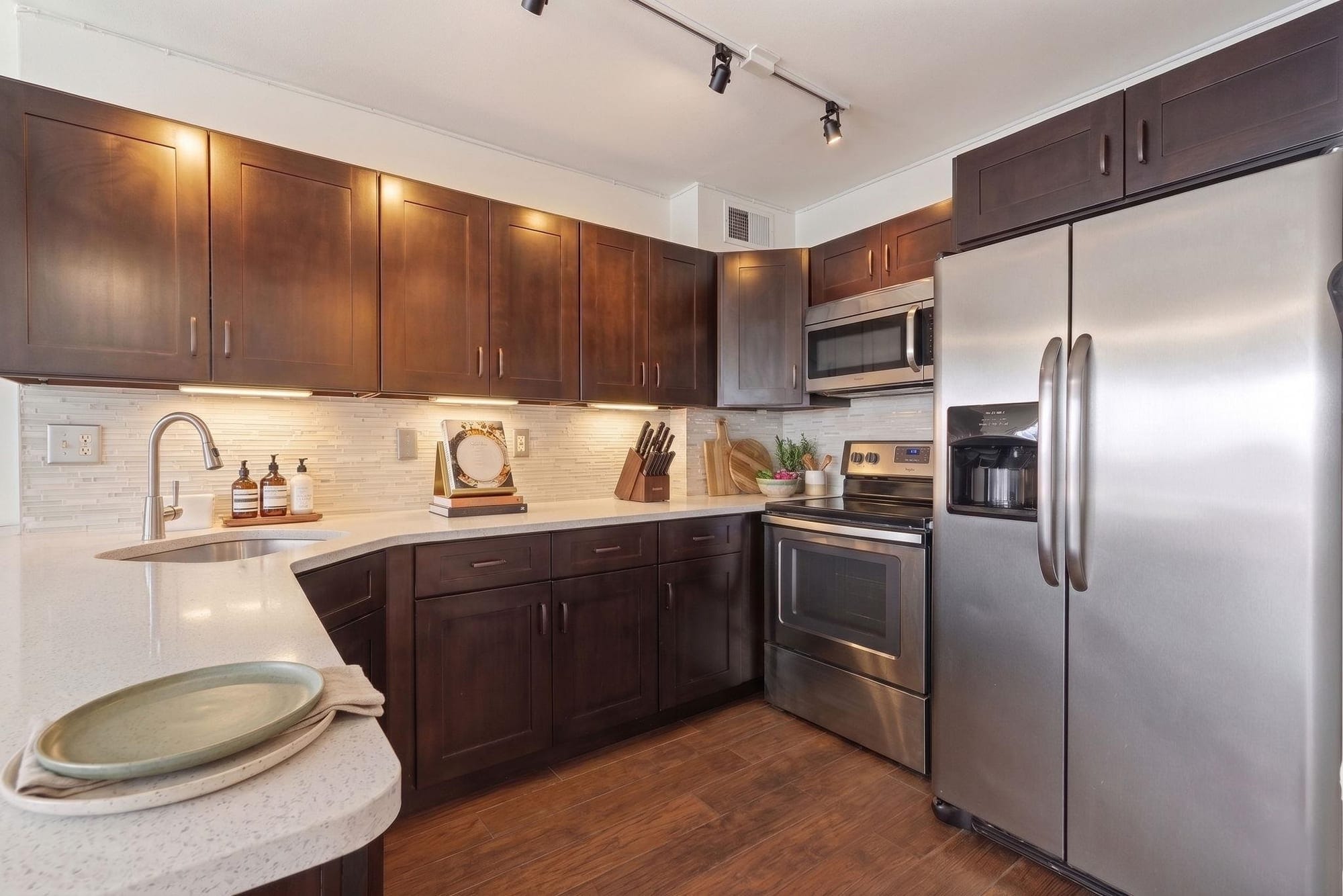 Troy Towers, Residence 2205 — image 2.2