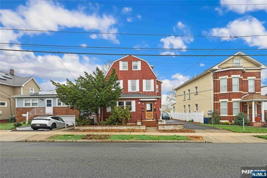 649 New Jersey Avenue, Lyndhurst, New Jersey